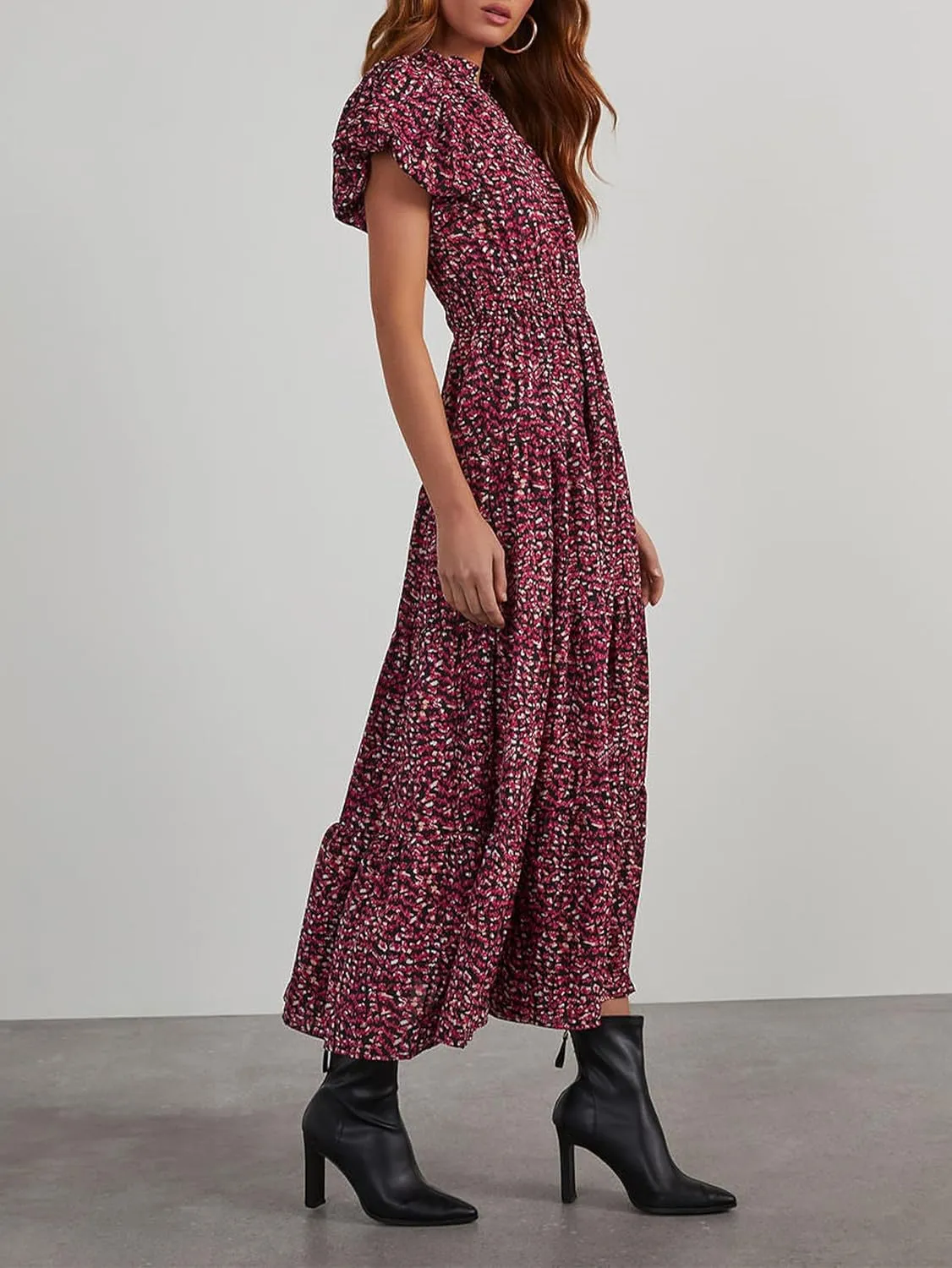 MASCOMODA Summer Maxi Dresses for Women 2025 Casual V Neck Puff Short Sleeve Smocked Flowy Beach Boho Long Floral Dress