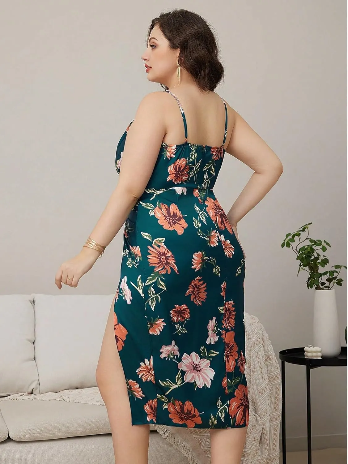 WDIRARA Women's Floral Sleeveless Slim Fit V Neck Slip Dress Ruched Side Cami Midi Dress