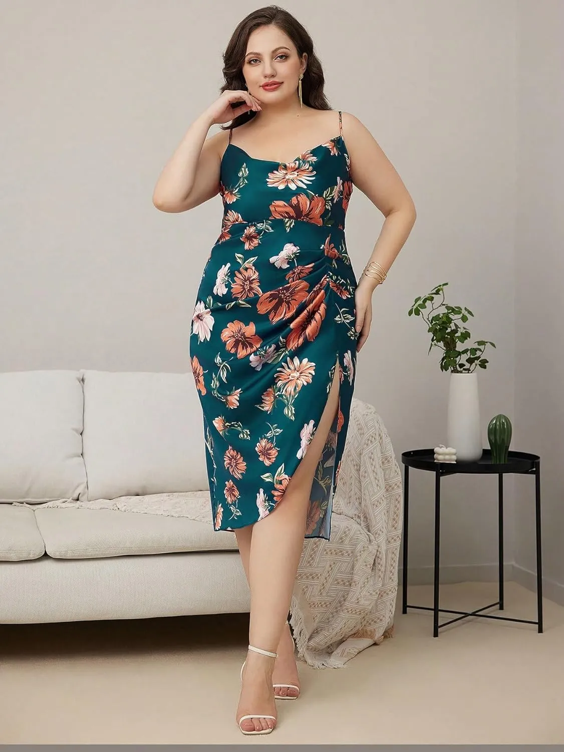 WDIRARA Women's Floral Sleeveless Slim Fit V Neck Slip Dress Ruched Side Cami Midi Dress